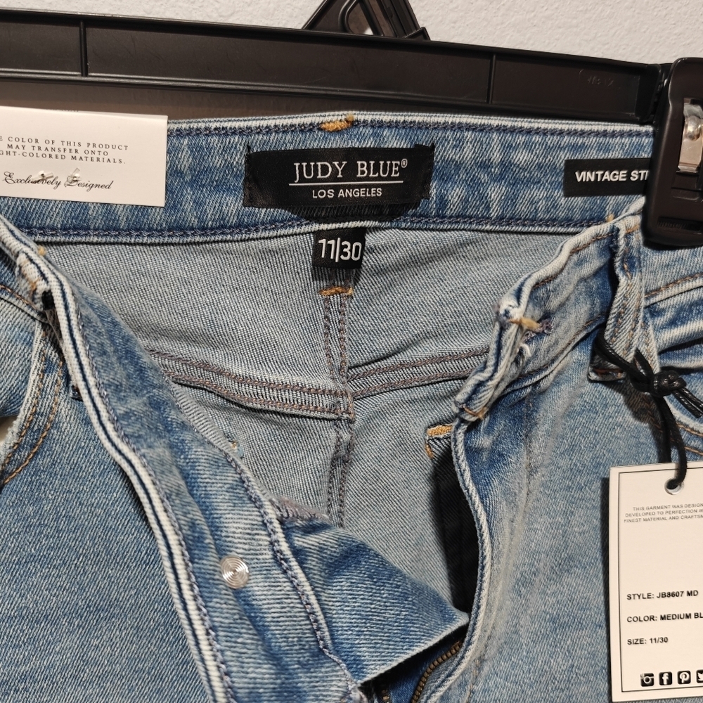 NWT Judy Blue Vintage Straight Leg Jeans 11 / 30 High Rise Mid Wash - Picture 4 of 9
